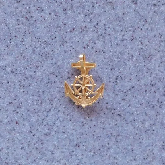 14K gold nautical pendant with 24" 14K gold serpentine chain - Picture 4 of 8